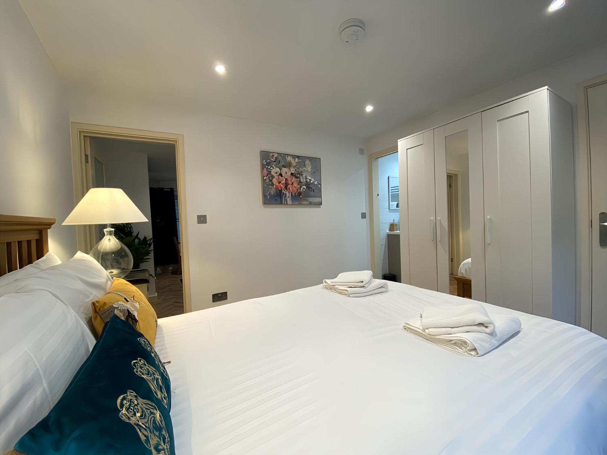 Stunning 1Br - Super Central- Peaceful Area - Lower Ground Apartment Cambridge  Exterior photo